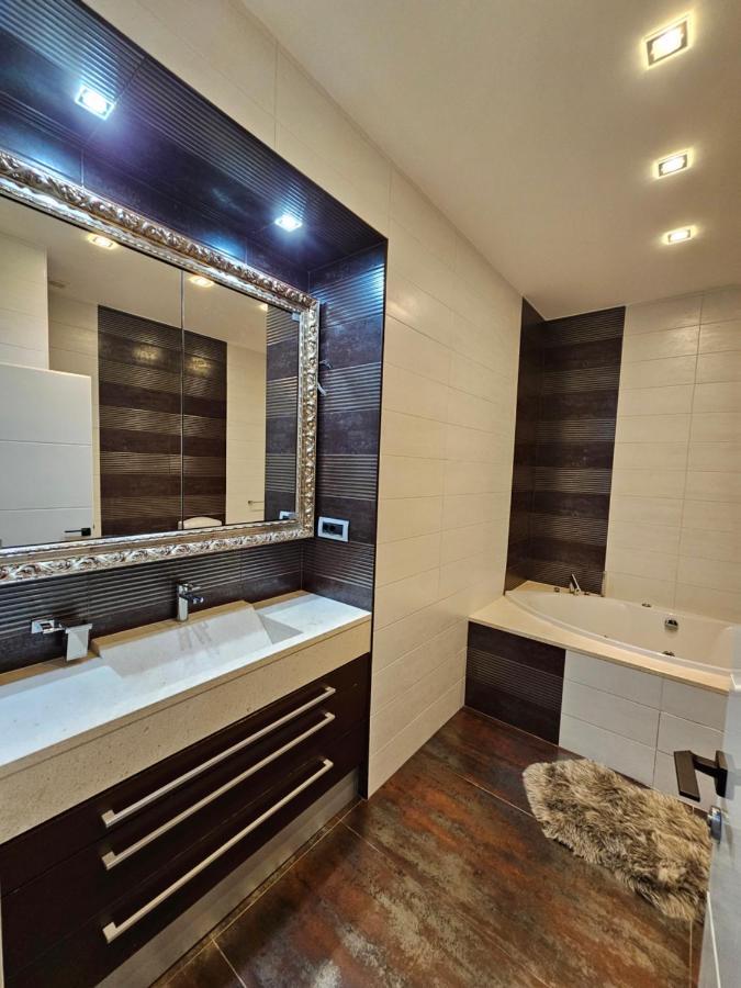 Azzuro Apartment Self Check In Rijeka Exterior photo